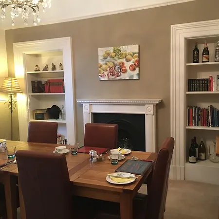 Cawthorne House 4*