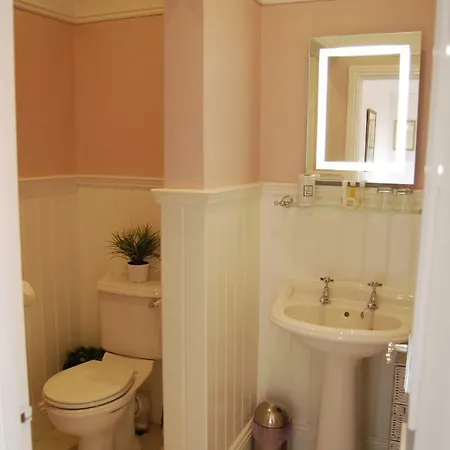 Cawthorne House Guest house