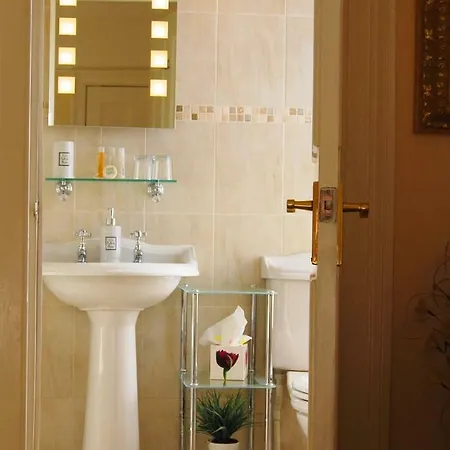 Cawthorne House 4* بيكرينغ