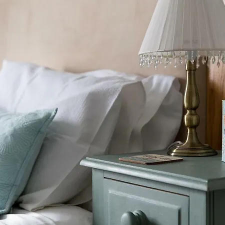 Guest house Cawthorne House 4*