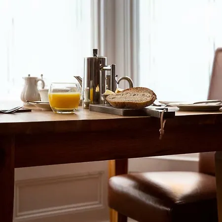 Guest house Cawthorne House