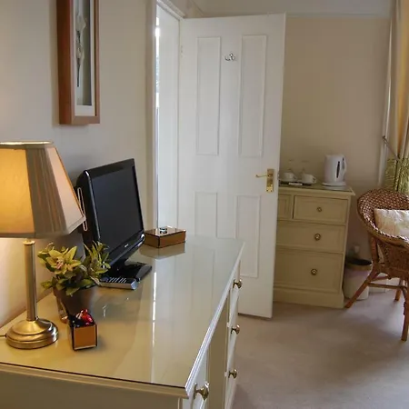 Cawthorne House 4*