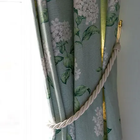 Cawthorne House بيت ضيافة 4*