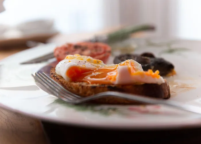 Cawthorne House Guest house 4*