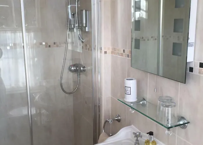 Guest house Cawthorne House 4*